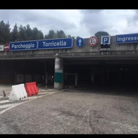 Atelier Arringo 4* אסקולי פיצ'נו