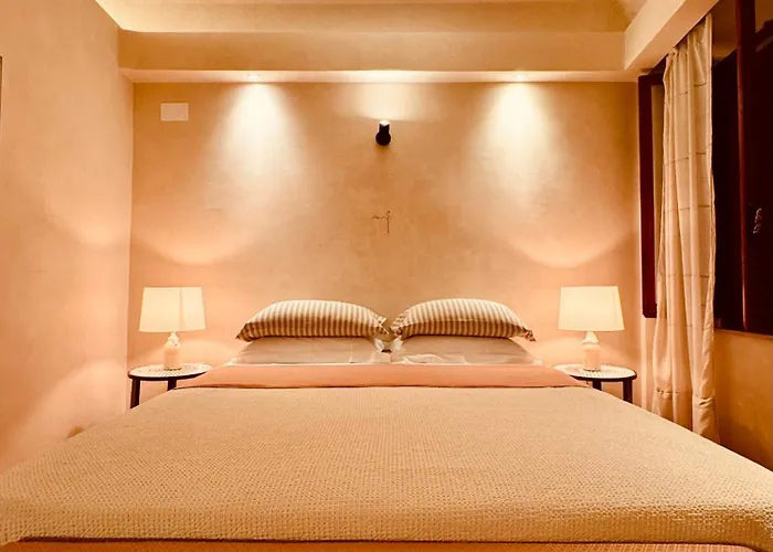 Atelier Arringo בית הארחה 4*