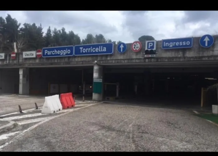 Atelier Arringo 4* אסקולי פיצ'נו